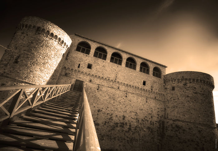9887_castello-angioino